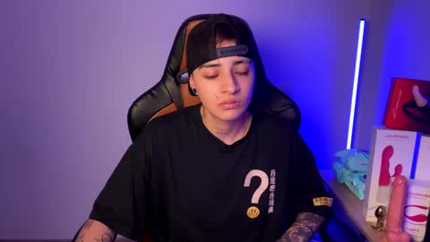 Laia online show from March 10, 2025, 5:11 am