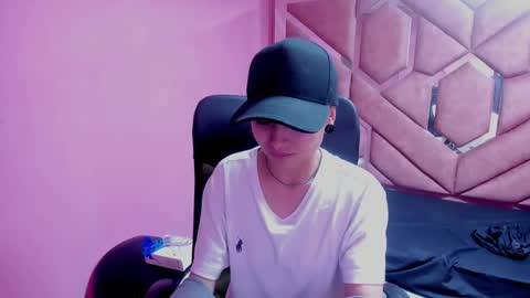 Snapshot of im_mathias chatting on January 16, 2025, 9:27 am mathias online show from January 16, 2025, 9:27 am