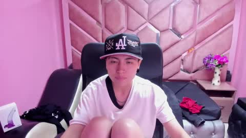 Snapshot of im_mathias chatting on January 20, 2025, 5:15 am mathias online show from January 20, 2025, 5:15 am