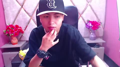 Snapshot of im_mathias chatting on January 31, 2025, 9:05 am mathias online show from January 31, 2025, 9:05 am