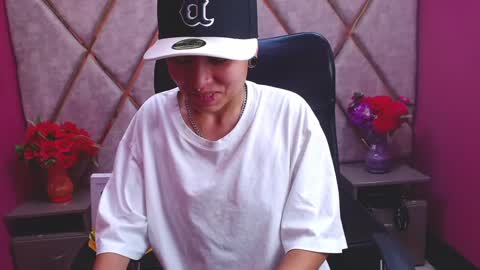 Snapshot of im_mathias chatting on February 1, 2025, 9:11 am mathias online show from February 1, 2025, 9:11 am