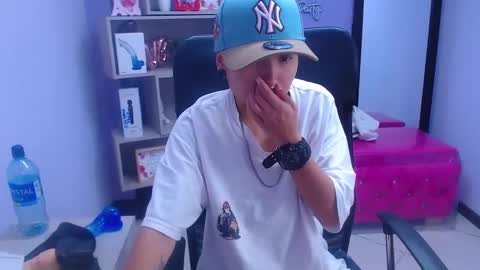 Snapshot of im_mathias chatting on February 13, 2025, 4:22 am mathias online show from February 13, 2025, 4:22 am