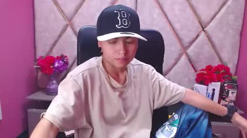 Snapshot of im_mathias chatting on February 15, 2025, 6:44 am mathias online show from February 15, 2025, 6:44 am