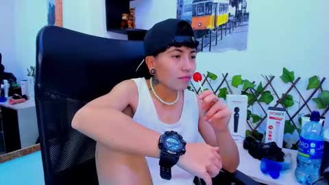 Snapshot of im_mathias chatting on November 23, 2025, 4:07 pm mathias online show from November 23, 2025, 4:07 pm