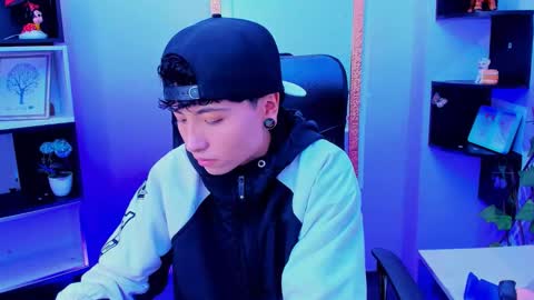 Snapshot of im_mathias chatting on November 25, 2025, 2:44 am mathias online show from November 25, 2025, 2:44 am