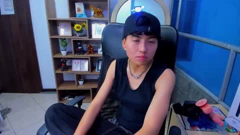 Snapshot of im_mathias chatting on November 30, 2025, 12:53 pm mathias online show from November 30, 2025, 12:53 pm