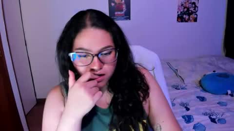 Snapshot of im_meii chatting on December 19, 2025, 3:02 am mei mei uwu online show from December 19, 2025, 3:02 am