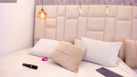 Snapshot of im_miadoll chatting on March 7, 2026, 7:55 pm im_miadoll online show from March 7, 2026, 7:55 pm