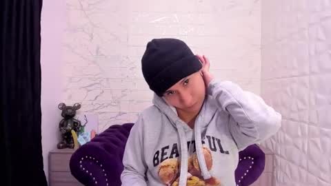 im_milan_rs online show from February 12, 2025, 9:42 am