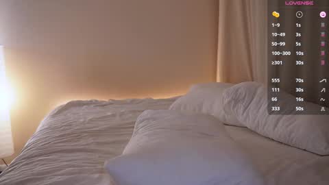 Snapshot of im_milla chatting on December 22, 2024, 8:03 pm Milla online show from December 22, 2024, 8:03 pm