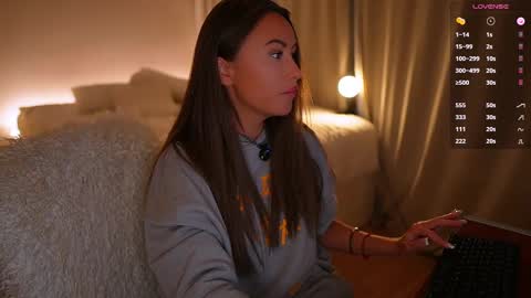 Snapshot of im_milla chatting on March 1, 2025, 2:02 pm Milla online show from March 1, 2025, 2:02 pm