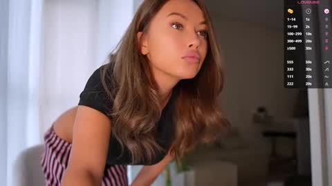 Snapshot of im_milla chatting on November 12, 2025, 8:04 am Milla online show from November 12, 2025, 8:04 am