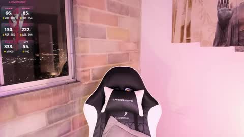 Scarlet  online show from September 17, 2025, 11:28 pm