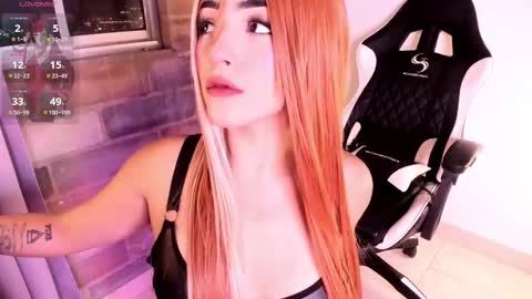 Snapshot of im_scarlet2 chatting on October 23, 2025, 12:43 am Scarlet online show from October 23, 2025, 12:43 am