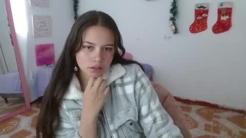 im_tulipan online show from December 1, 2025, 1:38 pm