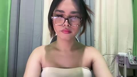 im_ur_future_wife69 online show from May 22, 2026, 7:37 am