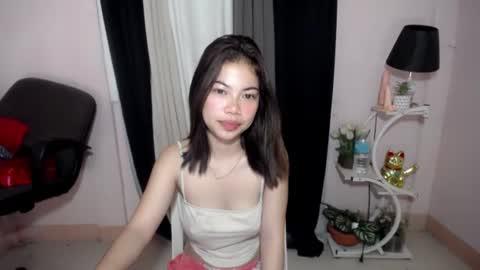 im_yoursweetnadinexx online show from June 13, 2026, 9:24 pm