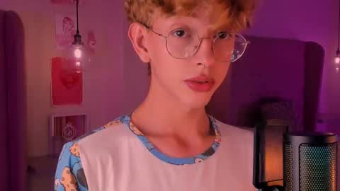 Damiano online show from October 17, 2025, 9:28 pm