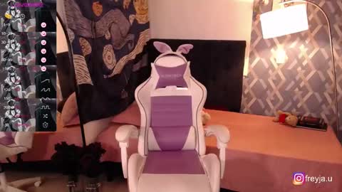 Snapshot of imfreyjau chatting on February 9, 2025, 11:15 pm Freyja online show from February 9, 2025, 11:15 pm