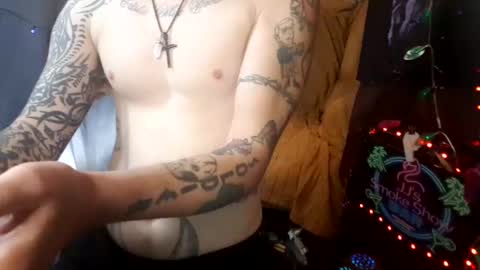 Snapshot of imglorious1 chatting on October 13, 2025, 4:45 am JJ online show from October 13, 2025, 4:45 am