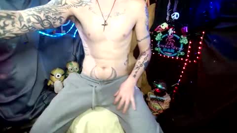 Snapshot of imglorious1 chatting on December 16, 2025, 8:19 am JJ online show from December 16, 2025, 8:19 am