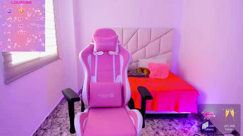  independient model online show from September 9, 2025, 2:16 pm