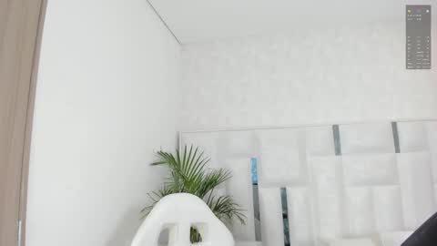 Snapshot of imkrystall chatting on October 27, 2025, 8:46 pm Krystall online show from October 27, 2025, 8:46 pm