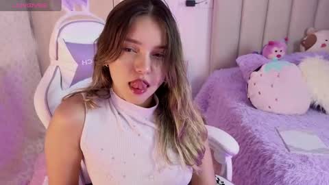 Snapshot of imlarisamaia chatting on September 8, 2025, 10:20 pm Larisa online show from September 8, 2025, 10:20 pm