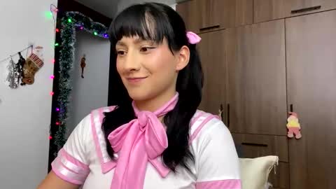 Snapshot of imlenka chatting on December 17, 2025, 11:33 pm Lenka online show from December 17, 2025, 11:33 pm