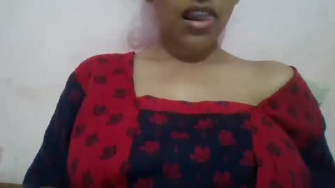 Snapshot of imlovelyrose chatting on December 11, 2024, 3:02 am ROSE online show from December 11, 2024, 3:02 am