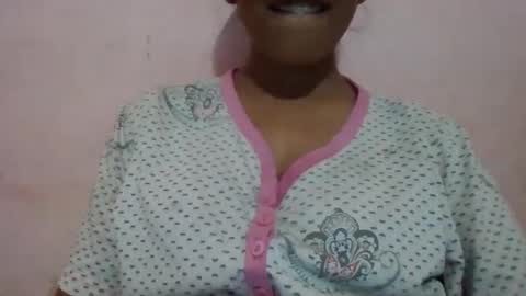 Snapshot of imlovelyrose chatting on December 24, 2024, 5:13 pm ROSE online show from December 24, 2024, 5:13 pm