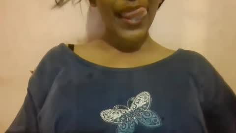 Snapshot of imlovelyrose chatting on March 4, 2025, 1:06 pm ROSE online show from March 4, 2025, 1:06 pm