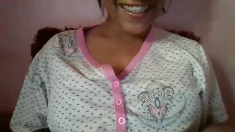 Snapshot of imlovelyrose chatting on March 5, 2025, 3:08 am ROSE online show from March 5, 2025, 3:08 am