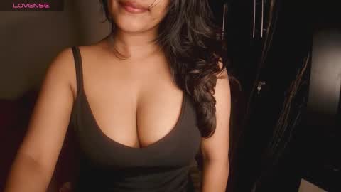 Snapshot of imlovelyrose chatting on October 16, 2025, 8:10 pm ROSE online show from October 16, 2025, 8:10 pm