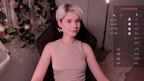 Snapshot of imnotmia chatting on December 19, 2024, 5:29 pm Mia online show from December 19, 2024, 5:29 pm