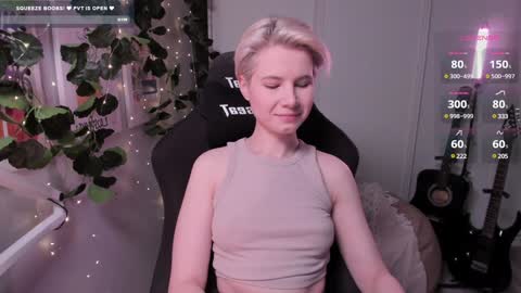 Snapshot of imnotmia chatting on February 4, 2025, 10:00 am Mia online show from February 4, 2025, 10:00 am