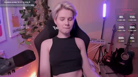 Snapshot of imnotmia chatting on February 27, 2025, 1:17 pm Mia online show from February 27, 2025, 1:17 pm