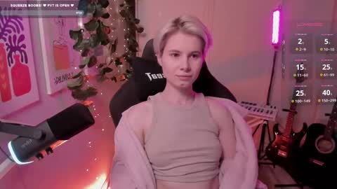 Snapshot of imnotmia chatting on February 28, 2025, 12:52 pm Mia online show from February 28, 2025, 12:52 pm