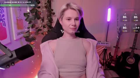 Snapshot of imnotmia chatting on March 3, 2025, 1:09 pm Mia online show from March 3, 2025, 1:09 pm