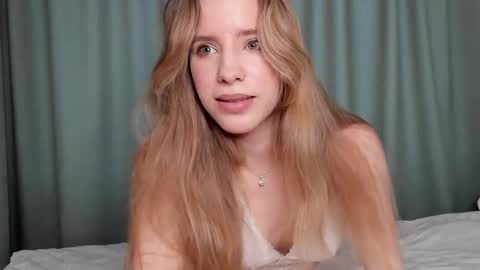 Snapshot of imogensy chatting on February 3, 2025, 4:57 am my name Imo Fansly online show from February 3, 2025, 4:57 am