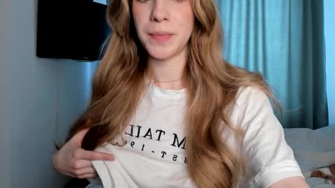 Snapshot of imogensy chatting on February 18, 2025, 5:42 am my name Imo Fansly online show from February 18, 2025, 5:42 am