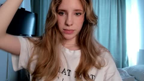 Snapshot of imogensy chatting on February 18, 2025, 8:49 am my name Imo Fansly online show from February 18, 2025, 8:49 am