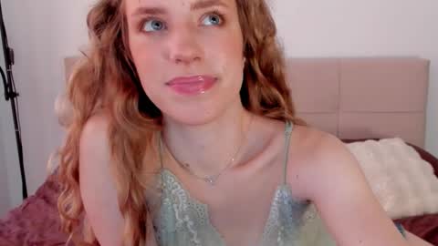 Snapshot of imogensy chatting on September 14, 2025, 9:08 am my name Imo Fansly online show from September 14, 2025, 9:08 am