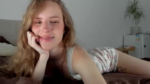 Snapshot of imogensy chatting on September 26, 2025, 12:58 am my name Imo Fansly online show from September 26, 2025, 12:58 am