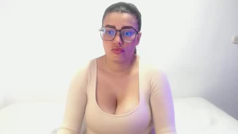 imsweetlips online show from October 29, 2025, 7:48 pm