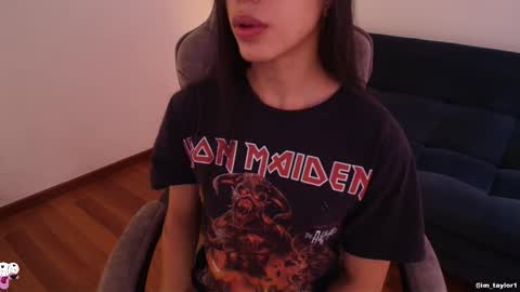 Snapshot of imtaylor__ chatting on October 17, 2025, 10:12 pm TAYLOR online show from October 17, 2025, 10:12 pm