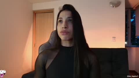 Snapshot of imtaylor__ chatting on November 21, 2025, 10:52 pm TAYLOR online show from November 21, 2025, 10:52 pm