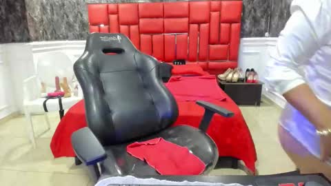 Karina online show from November 7, 2025, 7:47 pm