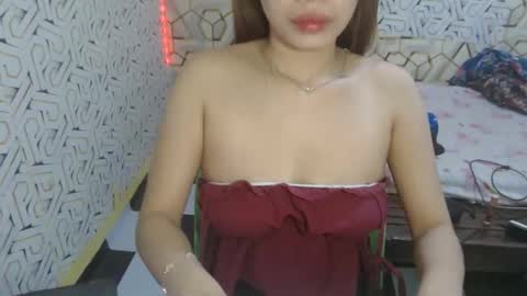 Snapshot of imyourgirl_vanessa26 chatting on March 11, 2026, 4:18 am Im sad because im lonely wish help me here online show from March 11, 2026, 4:18 am