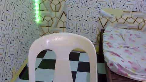 Snapshot of imyourgirl_vanessa26 chatting on March 14, 2026, 4:29 am Im sad because im lonely wish help me here online show from March 14, 2026, 4:29 am